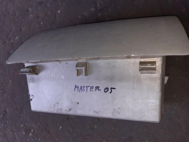 bontott RENAULT MASTER Kesztyűtartó Ajtó