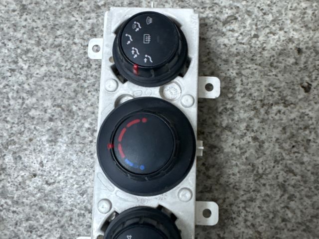 bontott RENAULT MASTER Középkonzol Vezérlő Panel