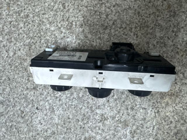 bontott RENAULT MASTER Középkonzol Vezérlő Panel