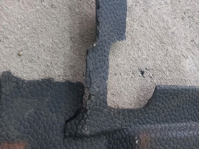 bontott RENAULT MASTER Padlószőnyeg