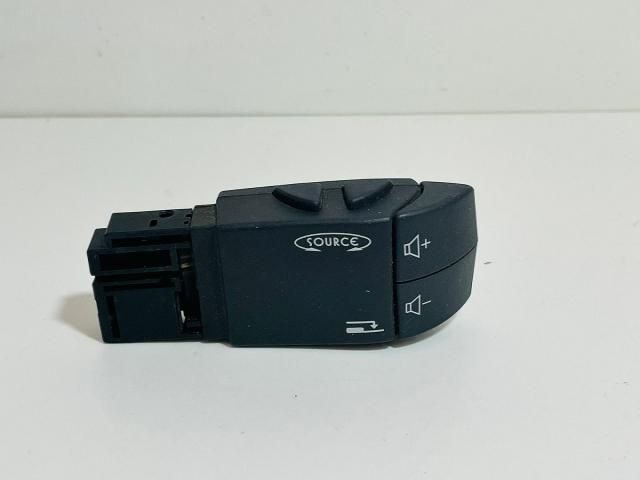 bontott RENAULT MASTER Rádió / CD Kapcsoló