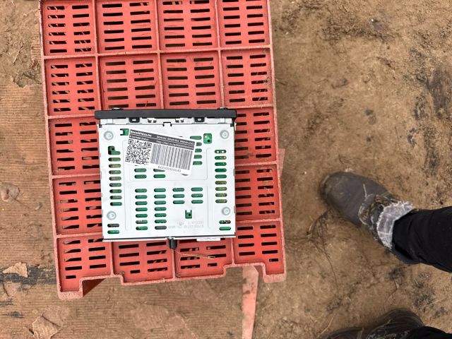 bontott RENAULT MASTER Rádió / CD