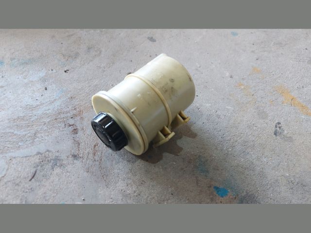 bontott RENAULT MASTER Szervóolaj Tartály