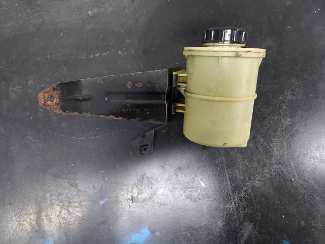 bontott RENAULT MASTER Szervóolaj Tartály