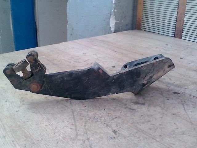 bontott RENAULT MASTER Tolóajtó Sín Görgő