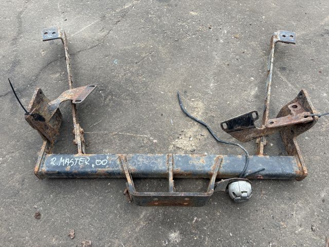 bontott RENAULT MASTER Vonóhorog