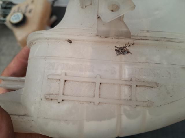 bontott RENAULT MEGANE CC Kiegyenlítő Tartály