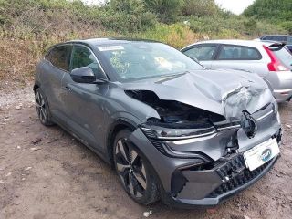 bontott RENAULT MEGANE E-TECH SUV Csomagtérajtó Gumikéder