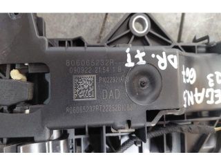 bontott RENAULT MEGANE E-TECH SUV Jobb első Külső Kilincs