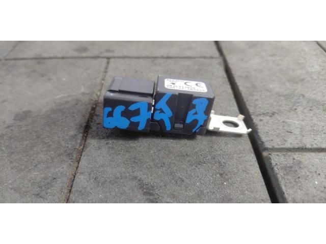 bontott RENAULT MEGANE E-TECH SUV Relé