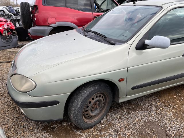 bontott RENAULT MEGANE I Homlokfal (Üres lemez)