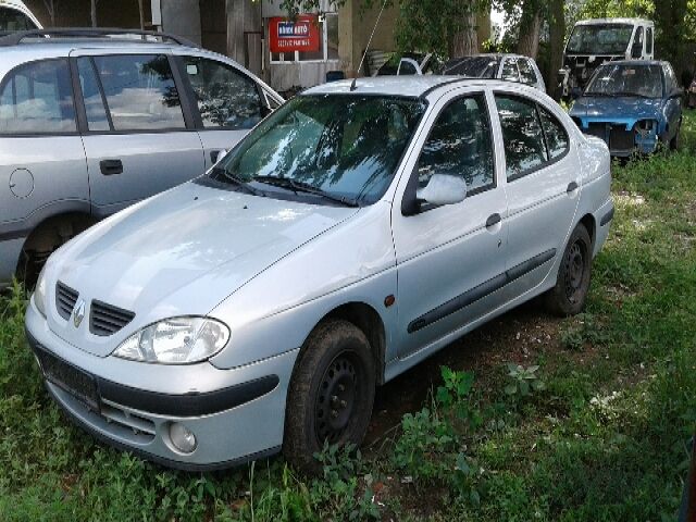 bontott RENAULT MEGANE I Homlokfal (Üres lemez)