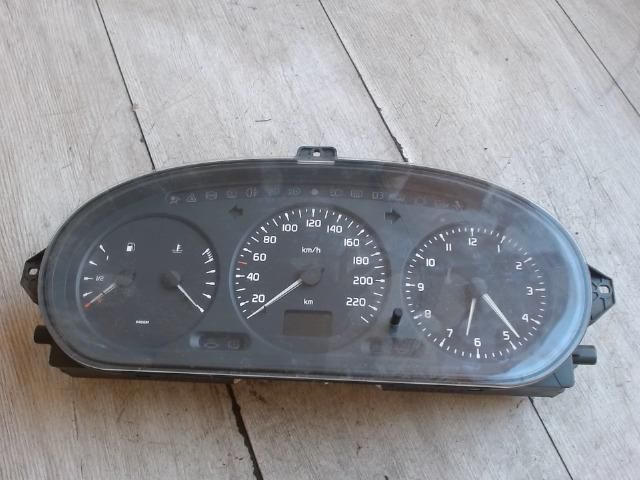 bontott RENAULT MEGANE I Kilométeróra