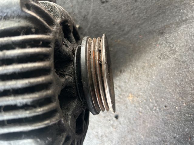 bontott RENAULT MEGANE I Generátor