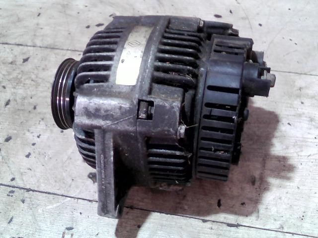bontott RENAULT MEGANE I Generátor