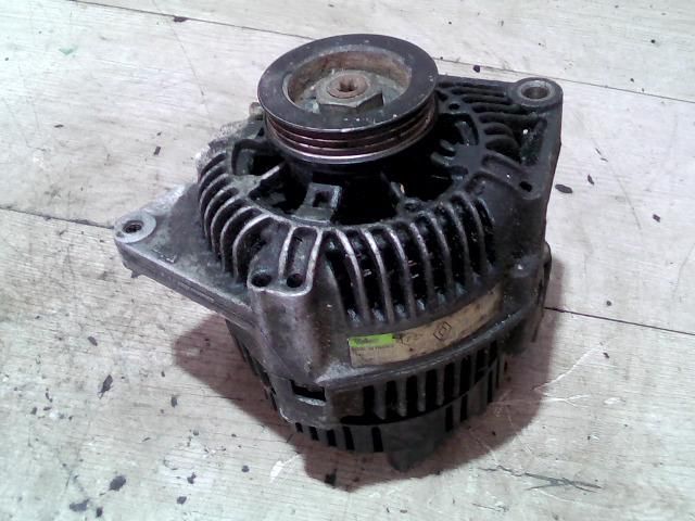 bontott RENAULT MEGANE I Generátor