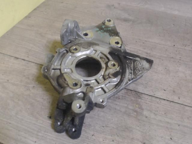 bontott RENAULT MEGANE I Adagoló Tartó Bak