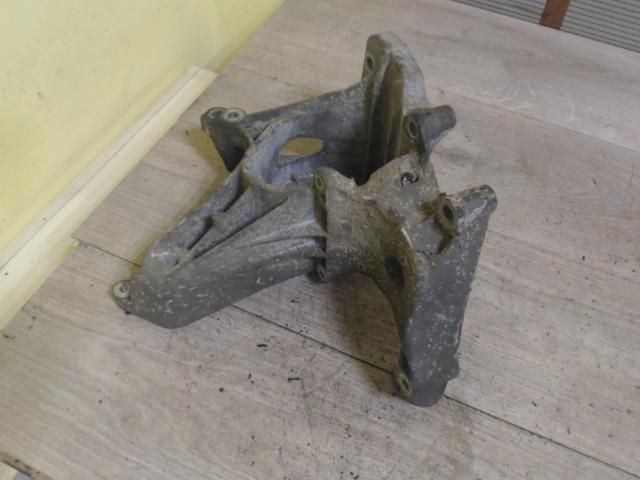 bontott RENAULT MEGANE I Generátor Tartó Bak