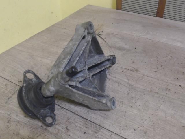 bontott RENAULT MEGANE I Váltó Tartó Bak (Pozíciófüggetlen)