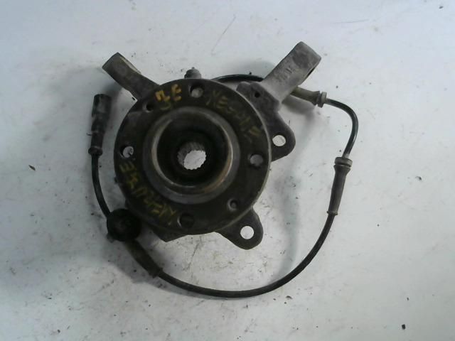 bontott RENAULT MEGANE I Jobb első Csonkállvány Kerékaggyal