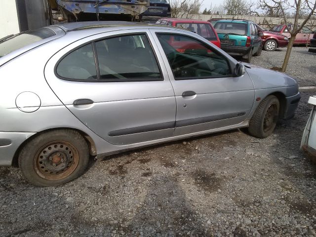 bontott RENAULT MEGANE I Motorvezérlő