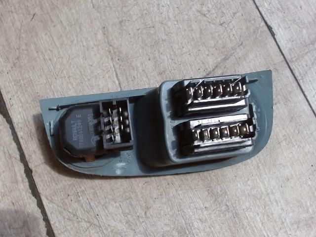 bontott RENAULT MEGANE I Ablakemelő és Tükör Kapcsoló