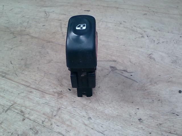 bontott RENAULT MEGANE I Ablakemelő Kapcsoló (Pozíciófüggetlen)