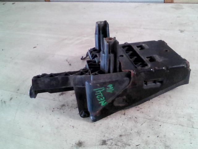 bontott RENAULT MEGANE I Akkumulátor Tartó