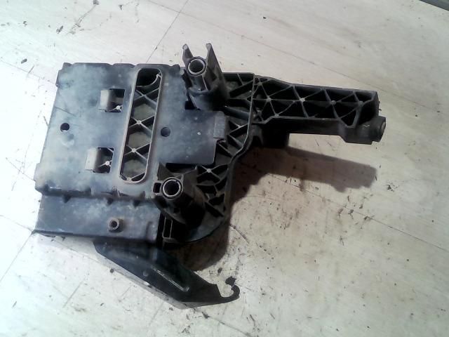 bontott RENAULT MEGANE I Akkumulátor Tartó