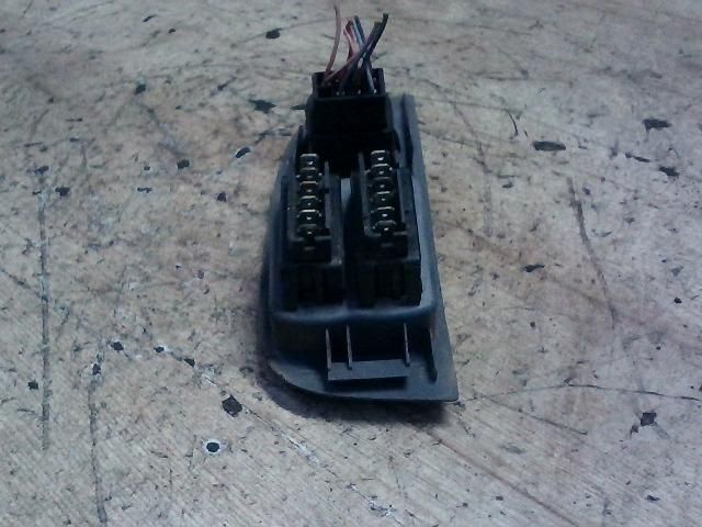 bontott RENAULT MEGANE I Bal első Ablakemelő Kapcsoló