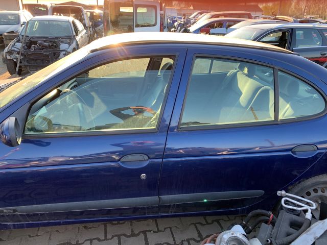 bontott RENAULT MEGANE I Bal első Ajtó (Részeivel)