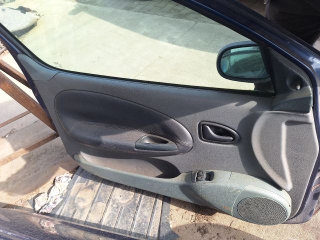 bontott RENAULT MEGANE I Bal első Ajtó (Részeivel)