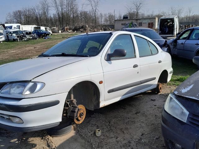 bontott RENAULT MEGANE I Bal első Sárvédő