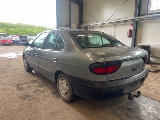 bontott RENAULT MEGANE I Bal hátsó Ablakvezető Gumi