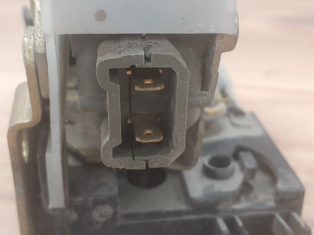 bontott RENAULT MEGANE I Bal hátsó Ajtózár