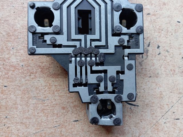 bontott RENAULT MEGANE I Bal Hátsó Lámpa Foglalat