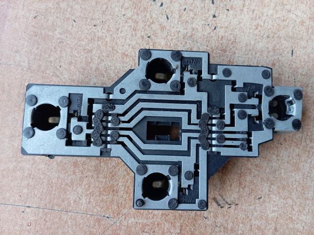 bontott RENAULT MEGANE I Bal Hátsó Lámpa Foglalat