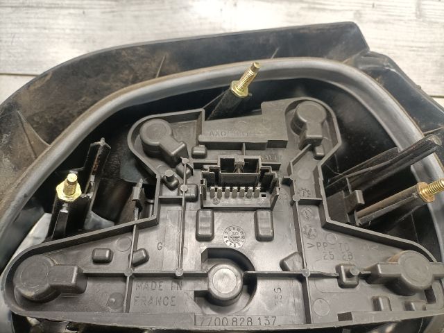 bontott RENAULT MEGANE I Bal Hátsó Lámpa