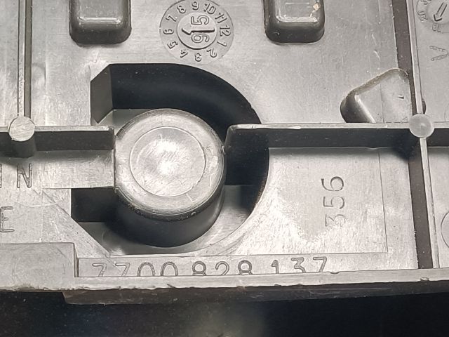 bontott RENAULT MEGANE I Bal Hátsó Lámpa