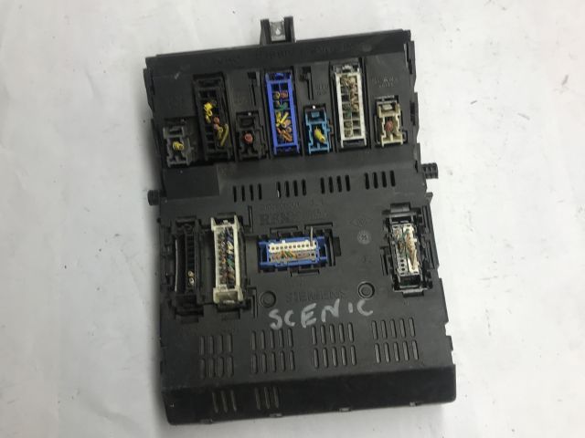 bontott RENAULT MEGANE I Biztosítéktábla Utastér