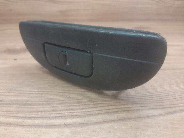 bontott RENAULT MEGANE I Csomagtér Nyitó Kar / Gomb