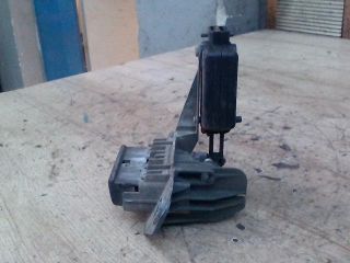 bontott RENAULT MEGANE I Csomagtérajtó Kilincs