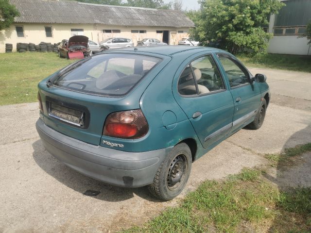 bontott RENAULT MEGANE I Csomagtérajtó (Részeivel)