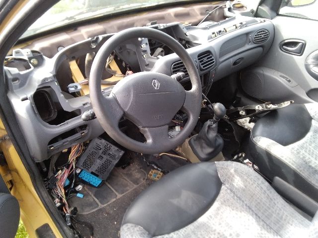 bontott RENAULT MEGANE I Csomagtérajtó (Részeivel)