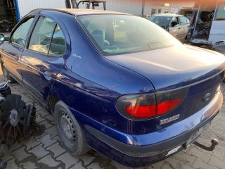 bontott RENAULT MEGANE I Csomagtérajtó (Részeivel)