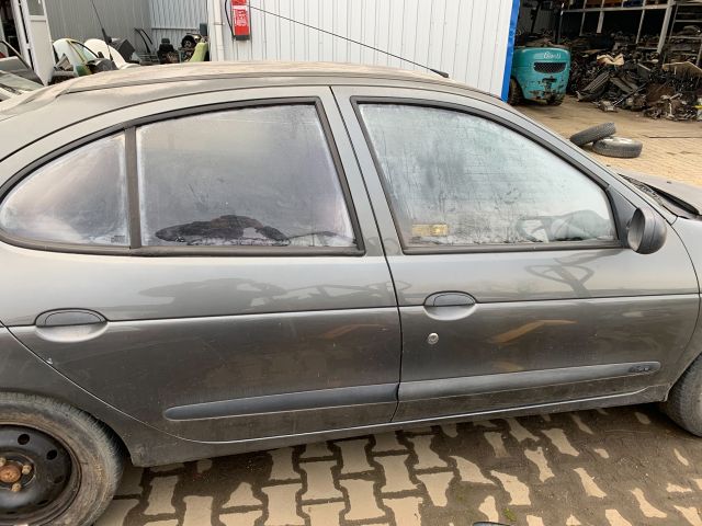 bontott RENAULT MEGANE I Csomagtérajtó (Részeivel)