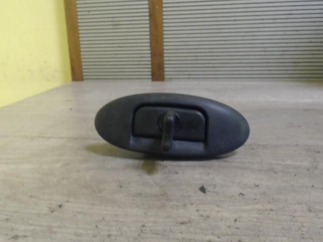 bontott RENAULT MEGANE I Csomagtérajtó Zárbetét