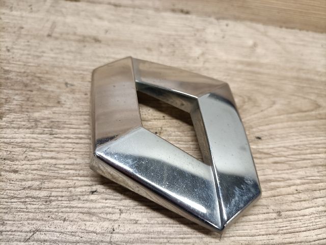 bontott RENAULT MEGANE I Első Embléma