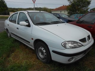 bontott RENAULT MEGANE I Első Embléma