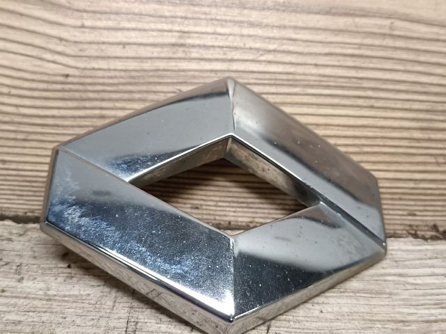 bontott RENAULT MEGANE I Első Embléma